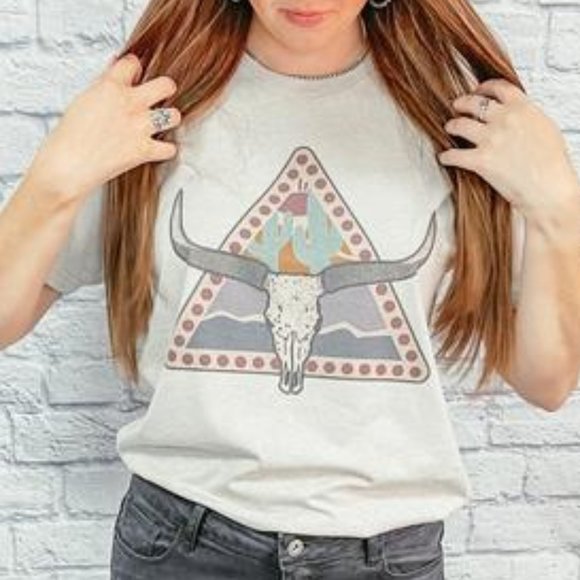 Whiskey Kiss Tops - TRIANGLE BULL Handmade Graphic Tee